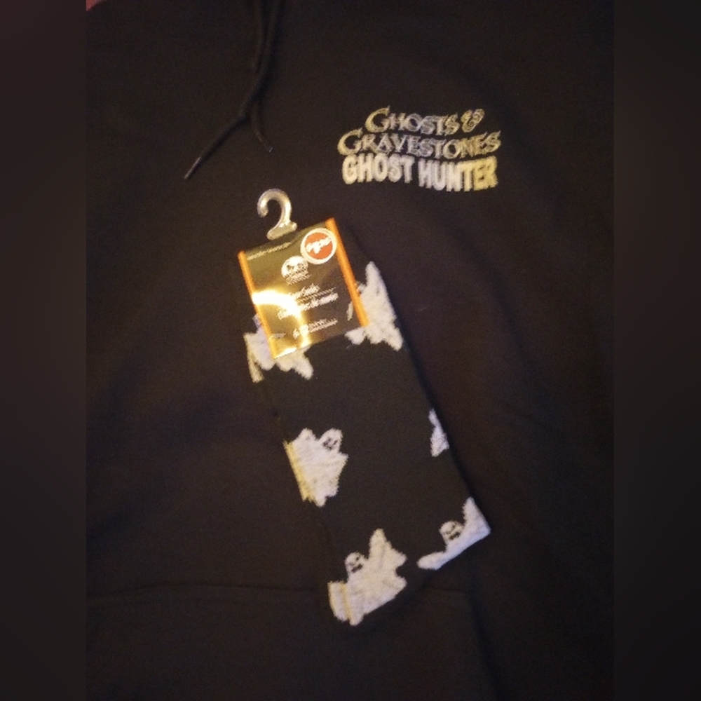 Ghosts & Gravestones Ghost Hunter St Augustine FL Black Pullover Hoodie XL Socks